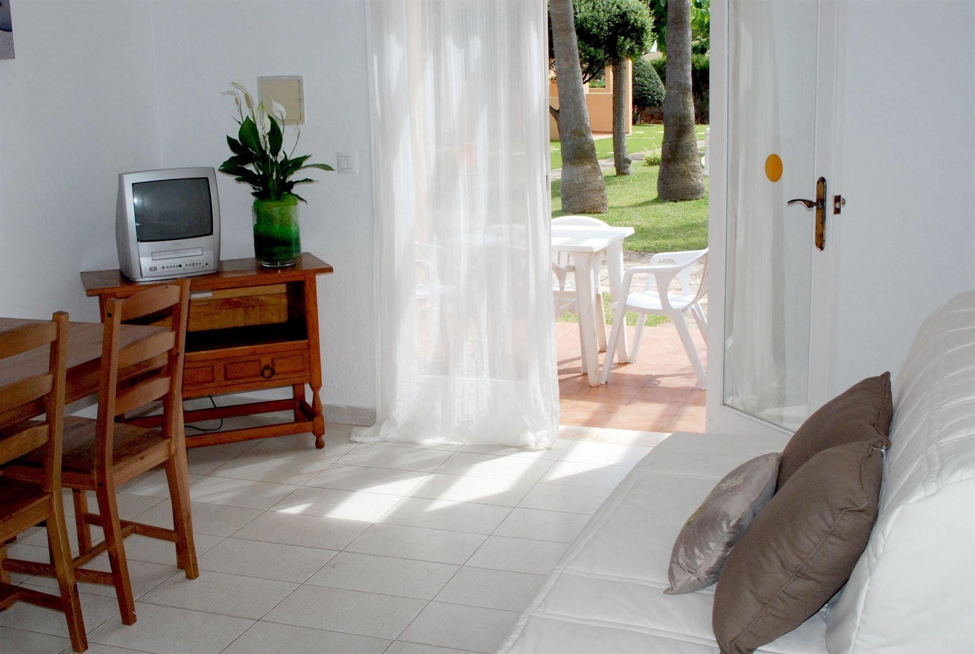 Apartamentos Ses Anneres Cala'N Blanes  Exterior foto